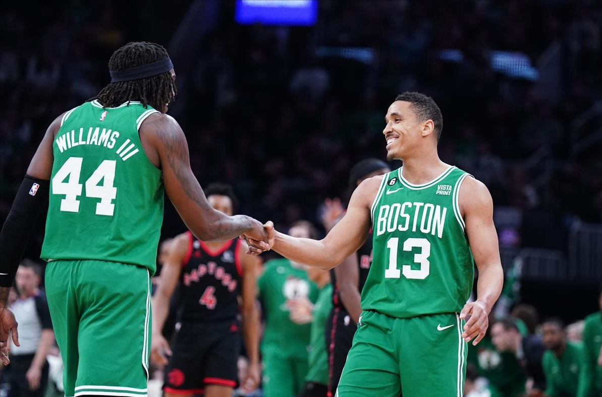 超六底薪签约尼克斯，勇士被小库坑惨，西帝距离退役又近一步