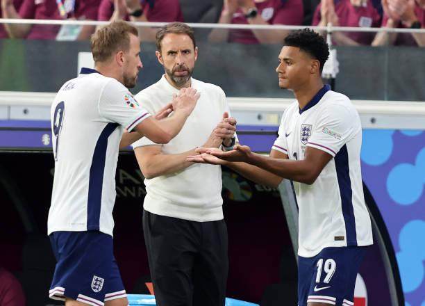 1720647848283084672.jpg 7m体育-【数说】凯恩淘汰赛金靴,索斯盖特点石成“金”