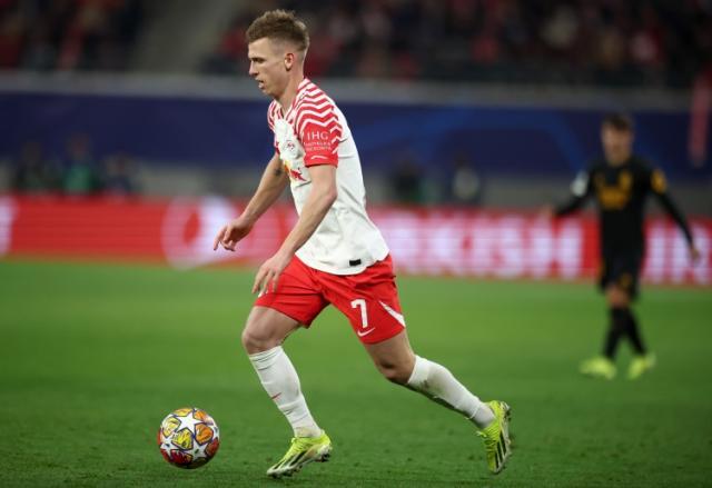 7m体育-【早报】你留下！曼联官宣腾哈赫续约至2026年！