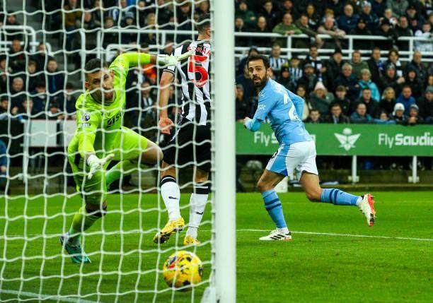 1705194496268038184.jpg 7m比分足球即时比分-丁丁压轴出场导演逆转,石油德比奉献英超招牌对决