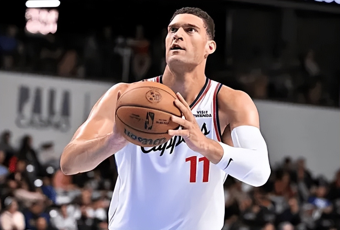 7m体育-快船加时121-117险胜猛龙 球员评价:5人优秀,3人及格,3人低迷|洛佩斯|多伦多猛龙队|洛杉矶快船队|伊维察·祖巴茨|詹姆斯·哈登_新浪体育_新浪新闻