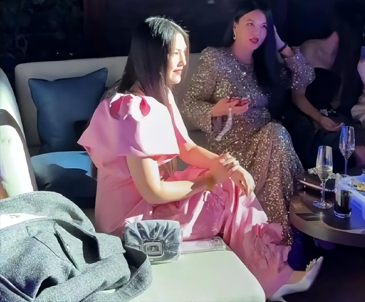 7m比分足球即时比分-报应来得太快！终于知道李湘为啥被封了，这瓜不简单！