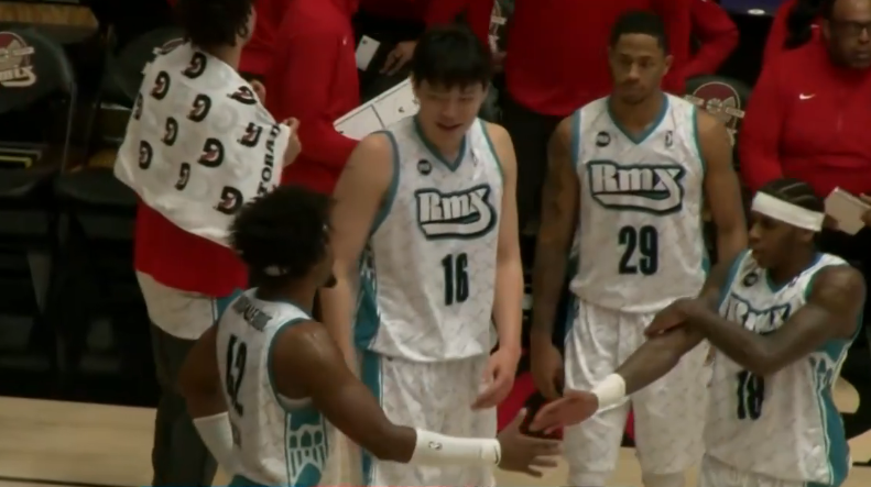 G联赛：杨瀚森14+17+2+2帽创篮板新高 率混音大胜双杀蓝队