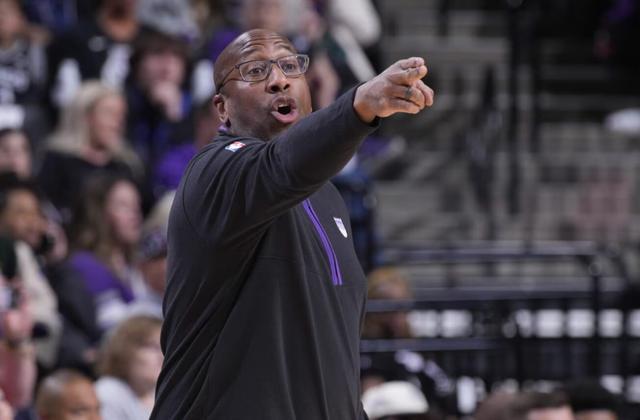 7m比分足球即时比分-尼克斯找替罪羊唐斯被摆上货架 他还能拿来交换字母哥吗？