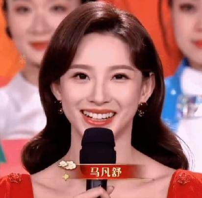 7m体育官网-越南女球迷图鉴②越南小姐新年红包庆祝越南赢国足