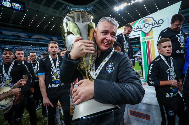 7m体育官网-王勤伯：巴甲豪门格雷米奥为什么会降级？