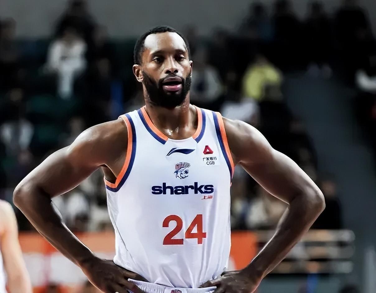 7m体育-上海110-80战胜福建 球员评价:弗格满分,洛夫顿良好,10人及格